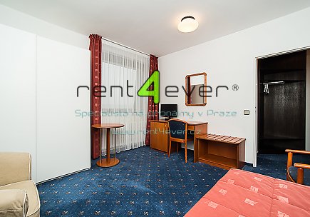 Pronájem bytu, Braník, Ve studeném, byt 1+kk, 25 m2 v RD, cihla, po rekonstrukci, vybavený nábytkem, Rent4Ever.cz