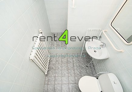 Pronájem bytu, Braník, Ve studeném, byt 1+kk, 25 m2 v RD, cihla, po rekonstrukci, vybavený nábytkem, Rent4Ever.cz