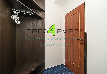 Pronájem bytu, Braník, Ve studeném, byt 1+kk, 25 m2 v RD, cihla, po rekonstrukci, vybavený nábytkem, Rent4Ever.cz