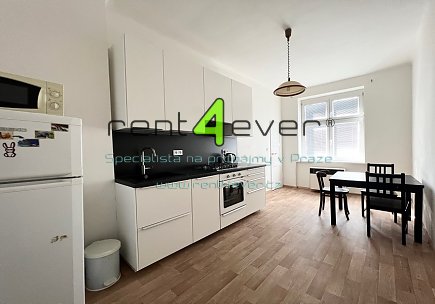 Pronájem bytu, Žižkov, Viklefova, 2+kk, 42 m2, cihla, vestavěné patro, výtah, komplet. zařízený, Rent4Ever.cz