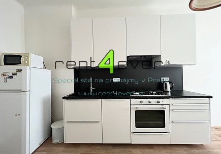 Pronájem bytu, Žižkov, Viklefova, 2+kk, 42 m2, cihla, vestavěné patro, výtah, komplet. zařízený, Rent4Ever.cz