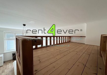 Pronájem bytu, Žižkov, Viklefova, 2+kk, 42 m2, cihla, vestavěné patro, výtah, komplet. zařízený, Rent4Ever.cz