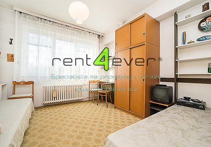 Pronájem bytu, Strašnice, Přetlucká, byt 3+1, 78 m2,  šatna, částečně vybavený nábytkem, Rent4Ever.cz