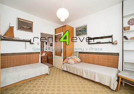 Pronájem bytu, Strašnice, Přetlucká, byt 3+1, 78 m2,  šatna, částečně vybavený nábytkem, Rent4Ever.cz