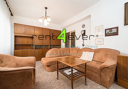 Pronájem bytu, Strašnice, Přetlucká, byt 3+1, 78 m2,  šatna, částečně vybavený nábytkem, Rent4Ever.cz