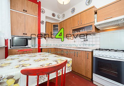 Pronájem bytu, Strašnice, Přetlucká, byt 3+1, 78 m2,  šatna, částečně vybavený nábytkem, Rent4Ever.cz