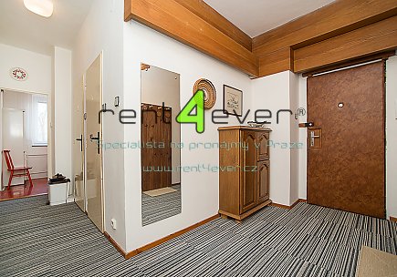 Pronájem bytu, Strašnice, Přetlucká, byt 3+1, 78 m2,  šatna, částečně vybavený nábytkem, Rent4Ever.cz