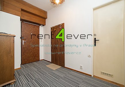 Pronájem bytu, Strašnice, Přetlucká, byt 3+1, 78 m2,  šatna, částečně vybavený nábytkem, Rent4Ever.cz