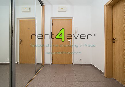 Pronájem bytu, Záběhlice, Záběhlická, byt 1+kk, 43 m2, novostavba, sklep, zařízený nábytkem, Rent4Ever.cz