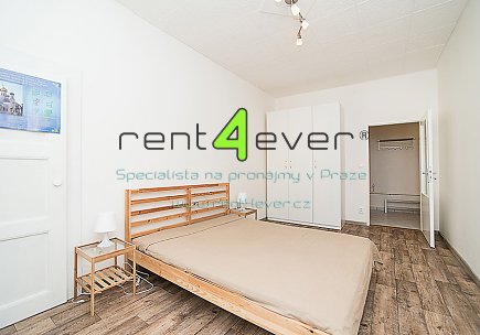 Pronájem bytu, Žižkov, Buchovcova, 2+kk, 44 m2, cihla, po rekonstrukci, výtah, zařízený nábytkem, Rent4Ever.cz