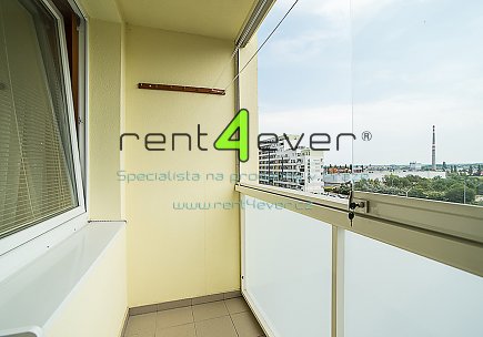 Pronájem bytu, Horní Měcholupy, Janovská, 3+kk, 66 m2, balkon, sklep, zařízený nábytkem, Rent4Ever.cz