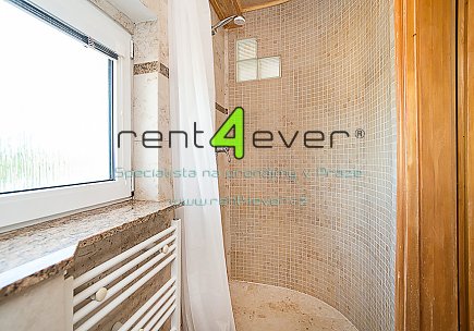 Pronájem bytu, Bílá hora, Ovocná, podkrovní 1+kk ve vile, 50m2, společná zahrada, zařízený, Rent4Ever.cz