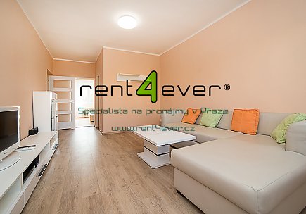 Pronájem bytu, Malešice, Ovčárská, 2+1, 58 m2, po rekonstrukci, výtah, šatna, sklep, zařízený, Rent4Ever.cz