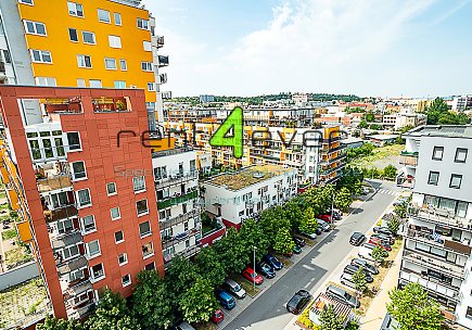 Pronájem bytu, Vysočany, Pod Harfou, 1+kk, 25m2, novostavba, cihla, výtah, balkon, zařízený, Rent4Ever.cz