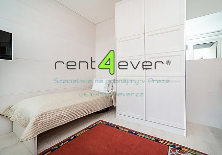 Pronájem bytu, Vysočany, Pod Harfou, 1+kk, 25m2, novostavba, cihla, výtah, balkon, zařízený, Rent4Ever.cz