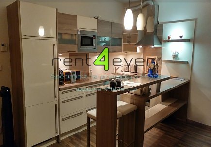 Pronájem bytu, Satalice, K nádraží, 1+kk, 46.8 m2, novostavba, lodžie, komora,  zařízeno, Rent4Ever.cz