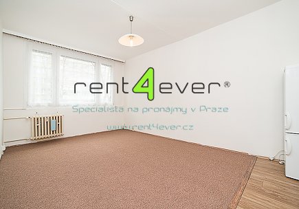 Pronájem bytu, Metro C Pražského povstání, byt 2+kk, 40 m2, sklep, výtah, nevybavený nábytkem, Rent4Ever.cz