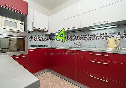 Pronájem bytu, Spořilov, Na Chodovci, 2+1, 49 m2, balkon, 2 neprůchozí pokoje, částečně zařízený, Rent4Ever.cz