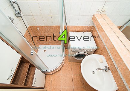 Pronájem bytu, Spořilov, Na Chodovci, 2+1, 49 m2, balkon, 2 neprůchozí pokoje, částečně zařízený, Rent4Ever.cz