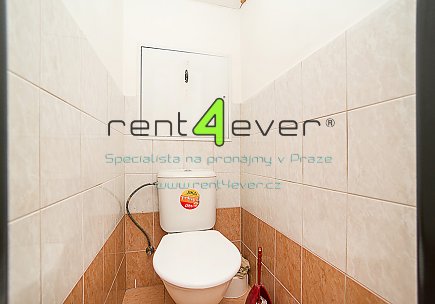 Pronájem bytu, Spořilov, Na Chodovci, 2+1, 49 m2, balkon, 2 neprůchozí pokoje, částečně zařízený, Rent4Ever.cz