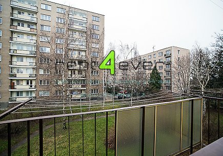 Pronájem bytu, Spořilov, Na Chodovci, 2+1, 49 m2, balkon, 2 neprůchozí pokoje, částečně zařízený, Rent4Ever.cz