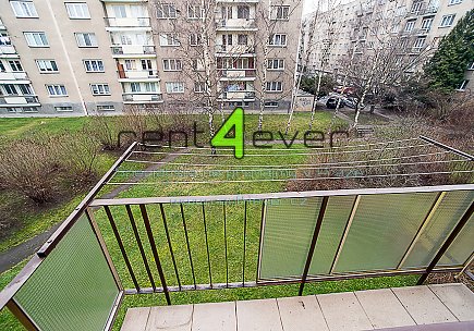 Pronájem bytu, Spořilov, Na Chodovci, 2+1, 49 m2, balkon, 2 neprůchozí pokoje, částečně zařízený, Rent4Ever.cz