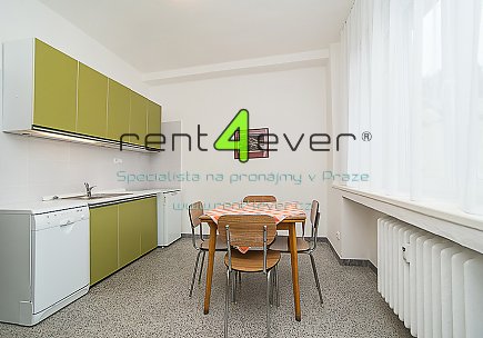 Pronájem bytu, Vršovice, Čeljabinská, 2+1, 66 m2, po rekonstrukci, cihla, balkon, výtah, zařízený, Rent4Ever.cz