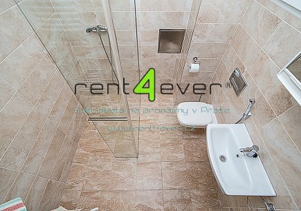 Pronájem bytu, Vršovice, Čeljabinská, 2+1, 66 m2, po rekonstrukci, cihla, balkon, výtah, zařízený, Rent4Ever.cz