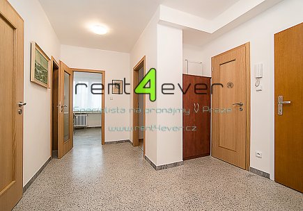 Pronájem bytu, Vršovice, Čeljabinská, 2+1, 66 m2, po rekonstrukci, cihla, balkon, výtah, zařízený, Rent4Ever.cz