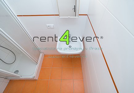 Pronájem bytu, Vršovice, Minská, byt 1+1, 47 m2, cihla, spíž, výtah, vybavení po dohodě, Rent4Ever.cz