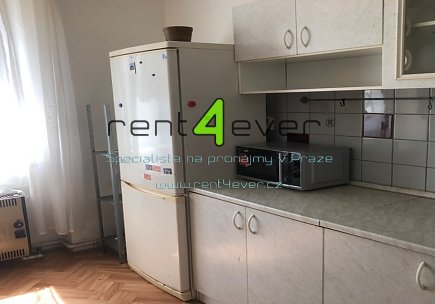 Pronájem bytu, Metro B Českomoravská, 1+1, 46 m2, cihla, patro na spaní, částečně zařízený nábytkem, Rent4Ever.cz