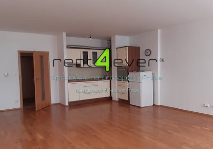 Pronájem bytu, Žižkov, Mezi domky, ateliér 1+kk, 40 m2, novostavba, sklep, komora, nezařízený, Rent4Ever.cz