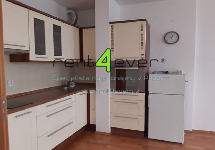 Pronájem bytu, Žižkov, Mezi domky, ateliér 1+kk, 40 m2, novostavba, sklep, komora, nezařízený, Rent4Ever.cz