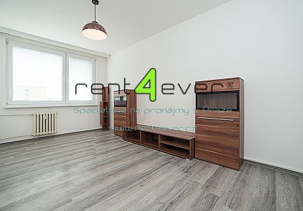 Pronájem bytu, Černý Most, Bryksova, byt 2+1, 39 m2, po rekonstrukci, částečně zařízený nábytkem, Rent4Ever.cz