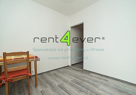 Pronájem bytu, Černý Most, Bryksova, byt 2+1, 39 m2, po rekonstrukci, částečně zařízený nábytkem, Rent4Ever.cz