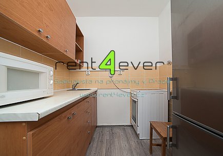 Pronájem bytu, Černý Most, Bryksova, byt 2+1, 39 m2, po rekonstrukci, částečně zařízený nábytkem, Rent4Ever.cz