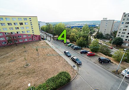 Pronájem bytu, Černý Most, Bryksova, byt 2+1, 39 m2, po rekonstrukci, částečně zařízený nábytkem, Rent4Ever.cz