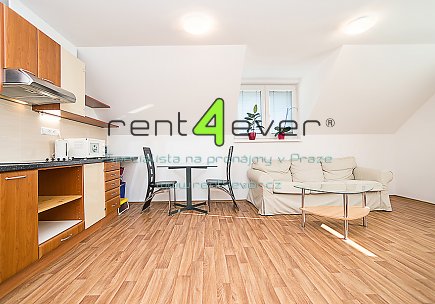 Pronájem bytu, Letňany, Tvrdého, 2+kk ve vile, 58 m2, novostavba, zahrada, parkování, vybavený, Rent4Ever.cz