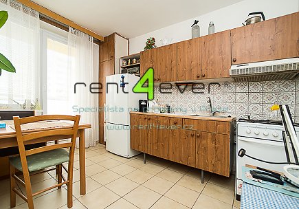 Pronájem bytu, Letňany, Křivoklátská, byt 3+1, 70 m2, lodžie, sklep, komora, částečně vybavený, Rent4Ever.cz