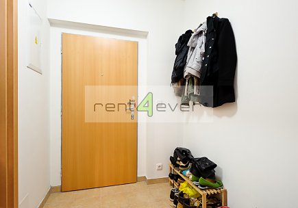 Pronájem bytu, Malešice, Univerzitní, 1+kk, 37 m2, novostavba, balkon, výtah, nezařízený, Rent4Ever.cz