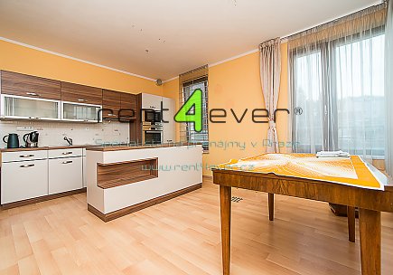 Pronájem bytu, Košíře, Musílkova, byt 2+kk, 68 m2, cihla, po rekonstrukci, komora, zařízený, Rent4Ever.cz