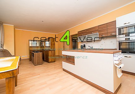 Pronájem bytu, Košíře, Musílkova, byt 2+kk, 68 m2, cihla, po rekonstrukci, komora, zařízený, Rent4Ever.cz