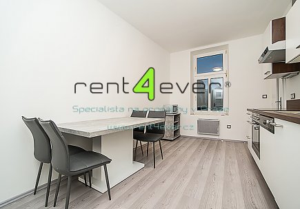 Pronájem bytu, Smíchov, Na Laurové, 1+1, 41 m2, cihla, po rekonstrukci, vestavěné patro, zařízený, Rent4Ever.cz