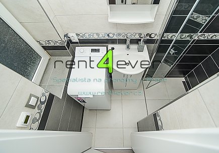 Pronájem bytu, Smíchov, Na Laurové, 1+1, 41 m2, cihla, po rekonstrukci, vestavěné patro, zařízený, Rent4Ever.cz