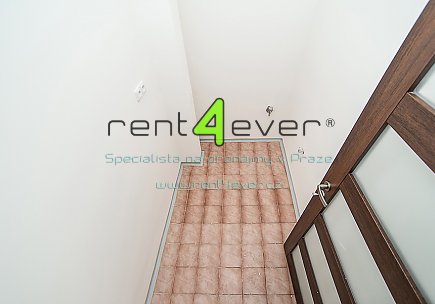 Pronájem bytu, Metro B Karlovo Náměstí, 4+kk, 125 m2, po rekonstrukci, klimatizace, komora, výtah, Rent4Ever.cz