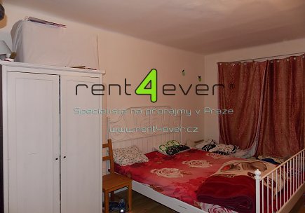 Pronájem bytu, Chodov, U Nové dálnice, 2+kk v RD, 45 m2, společná terasa, komora, částečně zařízené, Rent4Ever.cz