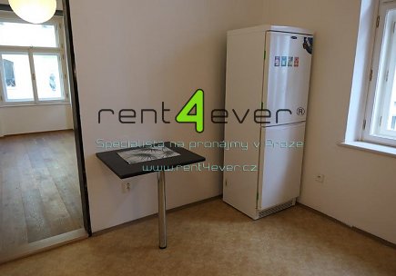 Pronájem bytu,  Vršovice, Sevastopolská, 1+1, 36 m2, cihla, po rekonstrukci, částečně zařízený, Rent4Ever.cz