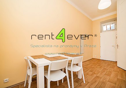 Pronájem bytu, Metro B Křižíkova, ul. Šaldova, byt 1+1, 39 m2, po kompletní rekonstrukci, zařízený, Rent4Ever.cz