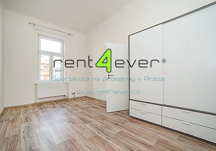 Pronájem bytu, Nusle, Boleslavova, 2+kk, 36 m2, cihla, po celkové rekonstrukci, částečně zařízený, Rent4Ever.cz