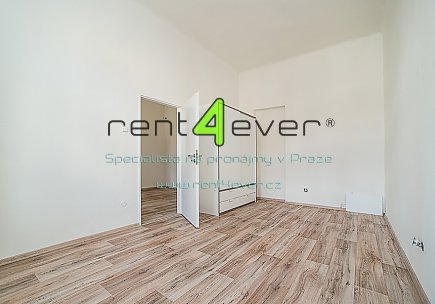 Pronájem bytu, Nusle, Boleslavova, 2+kk, 36 m2, cihla, po celkové rekonstrukci, částečně zařízený, Rent4Ever.cz